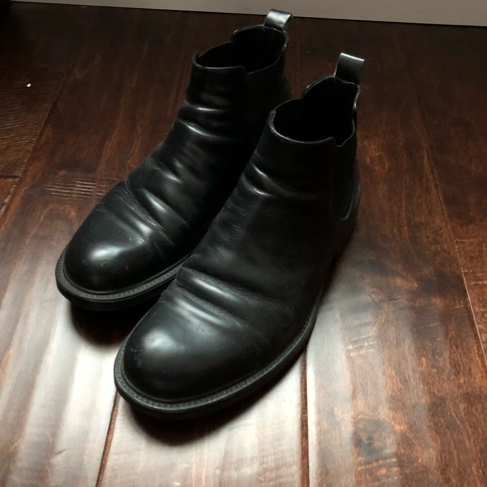 Barneys New York Chelsea Boots